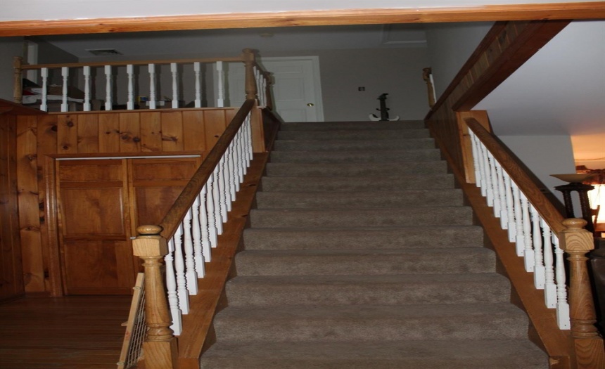 2nd Floor Stairway and landing