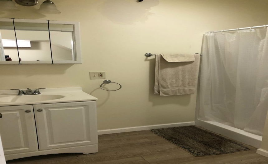 Cedarwood apt 7 bathroom 1