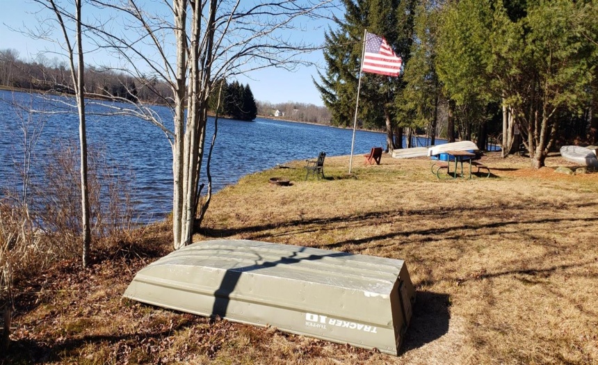 HOA common picnic beach boat launch area available for landowners with lake rights. 60 plus acre lake. You can store your non-motorized boats, canoes, sailboats. Electric motors are allowed. See HOA rules and regulations for more info.