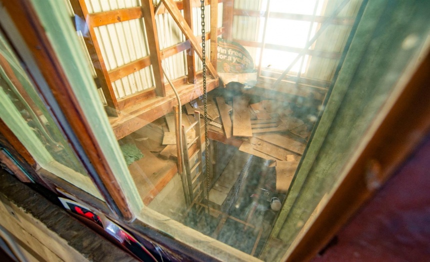 elevator from basement to 2nd floor from loading dock and garage