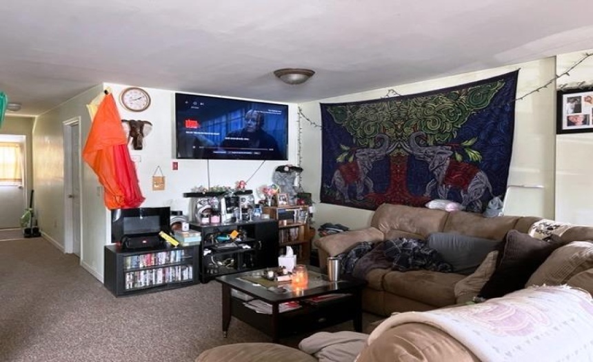 Large ground floor 2 bedroom apartment