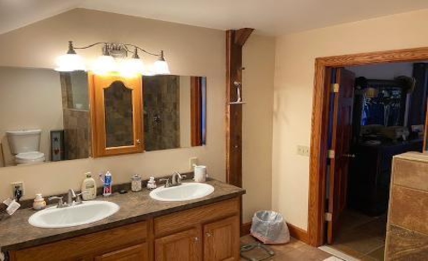 full bath in apartment