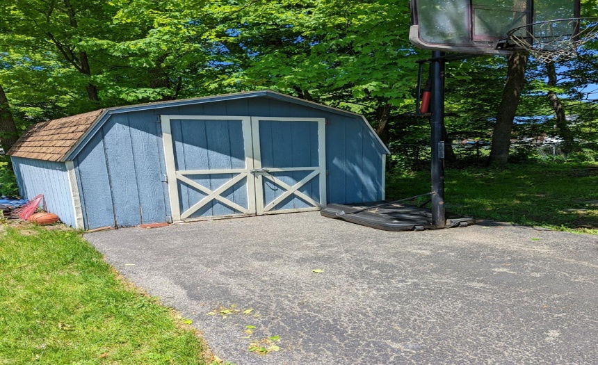 Nice storage shed.