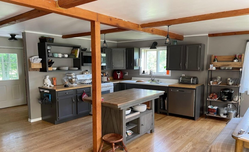 Fully appliance kitchen with work island